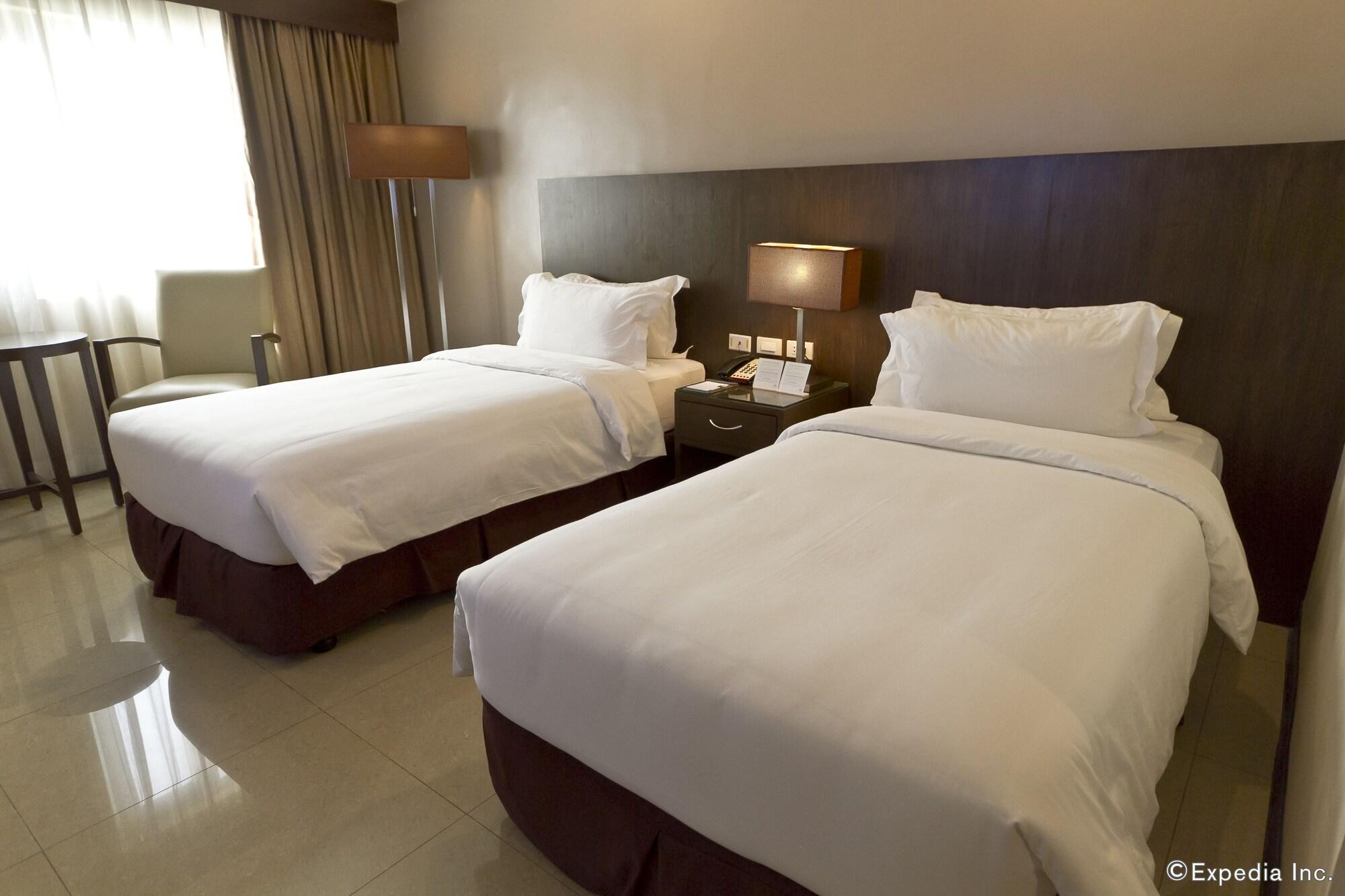 Mandarin Plaza Hotel Cebu Dış mekan fotoğraf