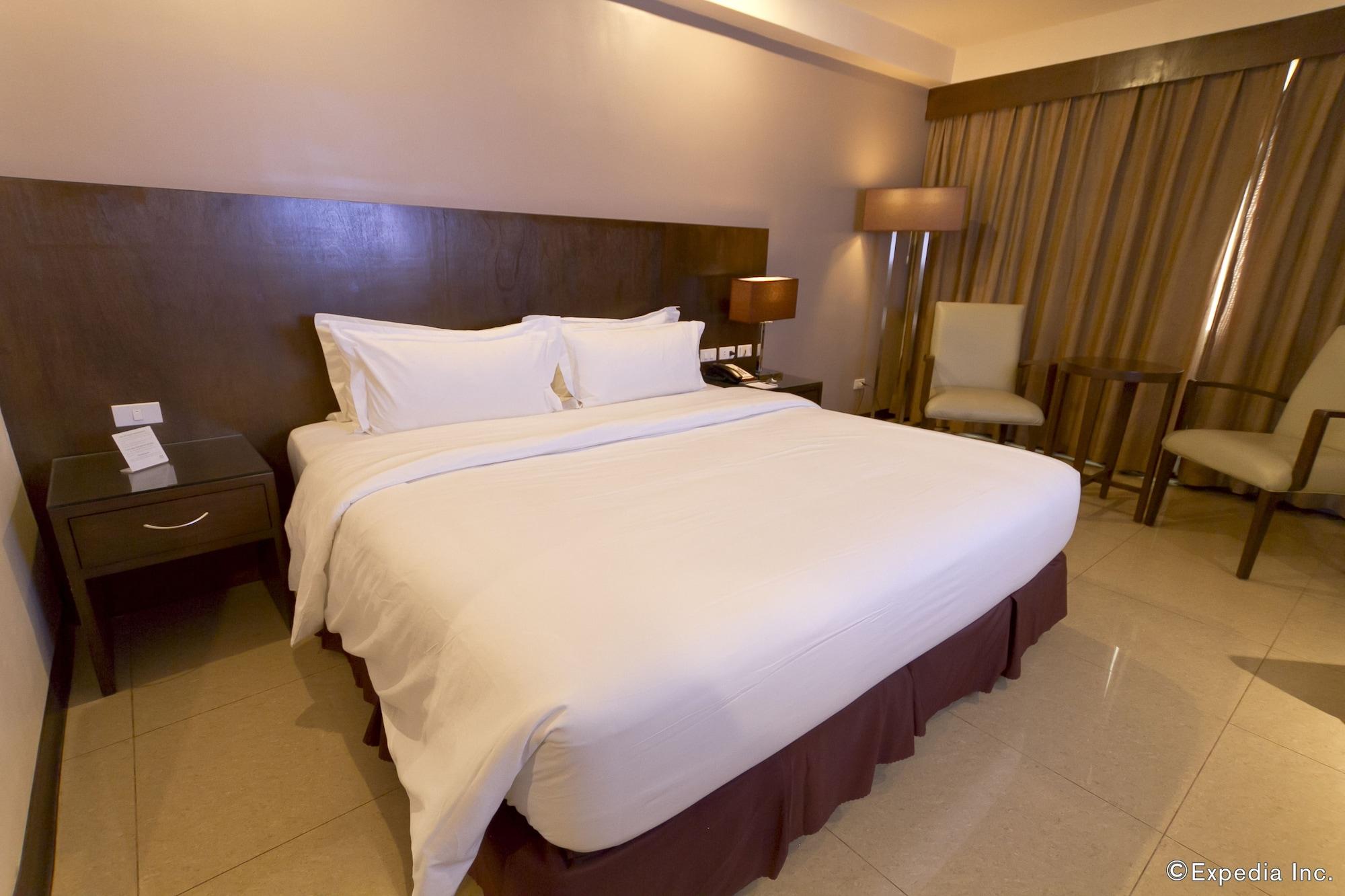 Mandarin Plaza Hotel Cebu Dış mekan fotoğraf