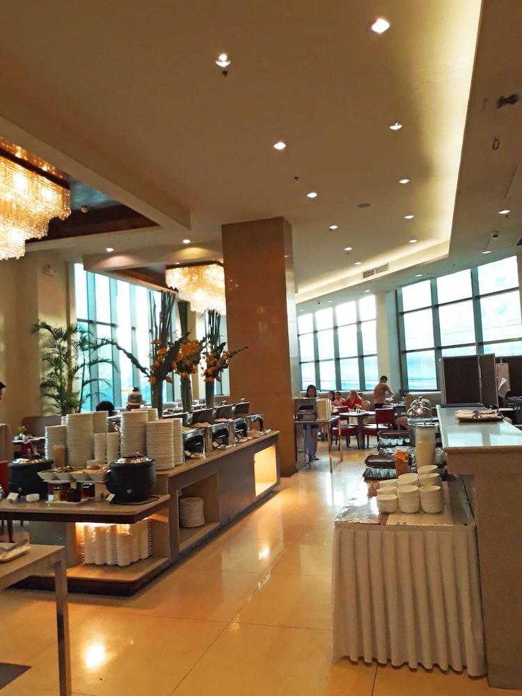 Mandarin Plaza Hotel Cebu Dış mekan fotoğraf