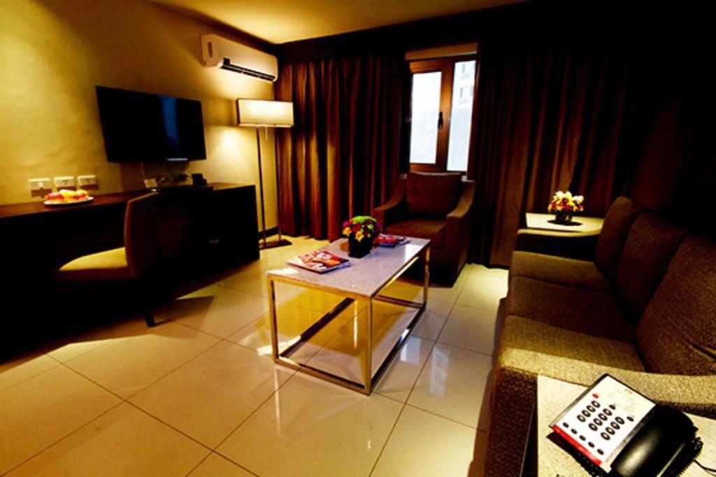 Mandarin Plaza Hotel Cebu Dış mekan fotoğraf